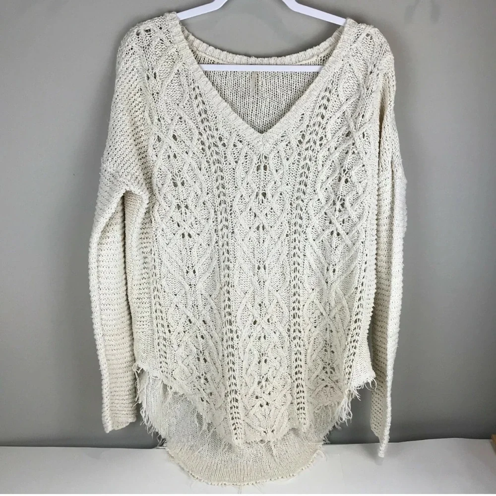 Free People Cream Long Sleeve V-Neck Distressed Hem Pullover Sweater Size S